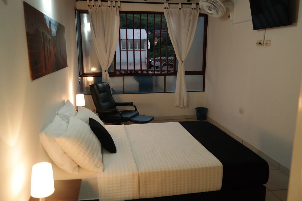 Otono Hostel San Gil Exteriör bild